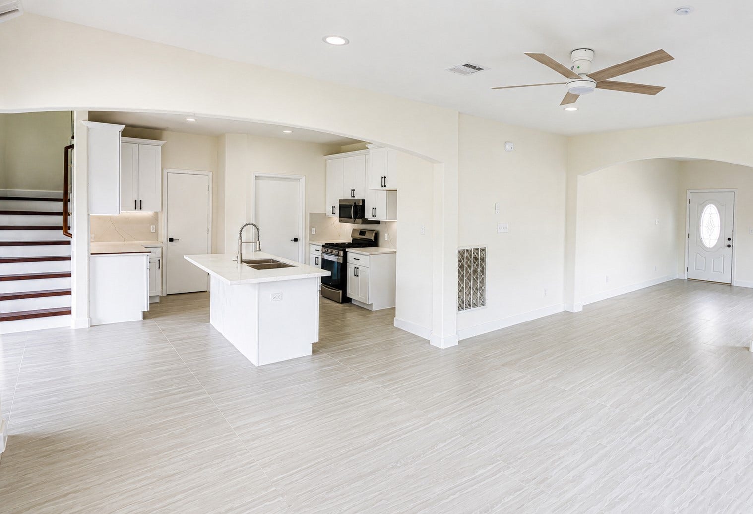 2106 Lakeshore Forest Court, Missouri City, TX 77459