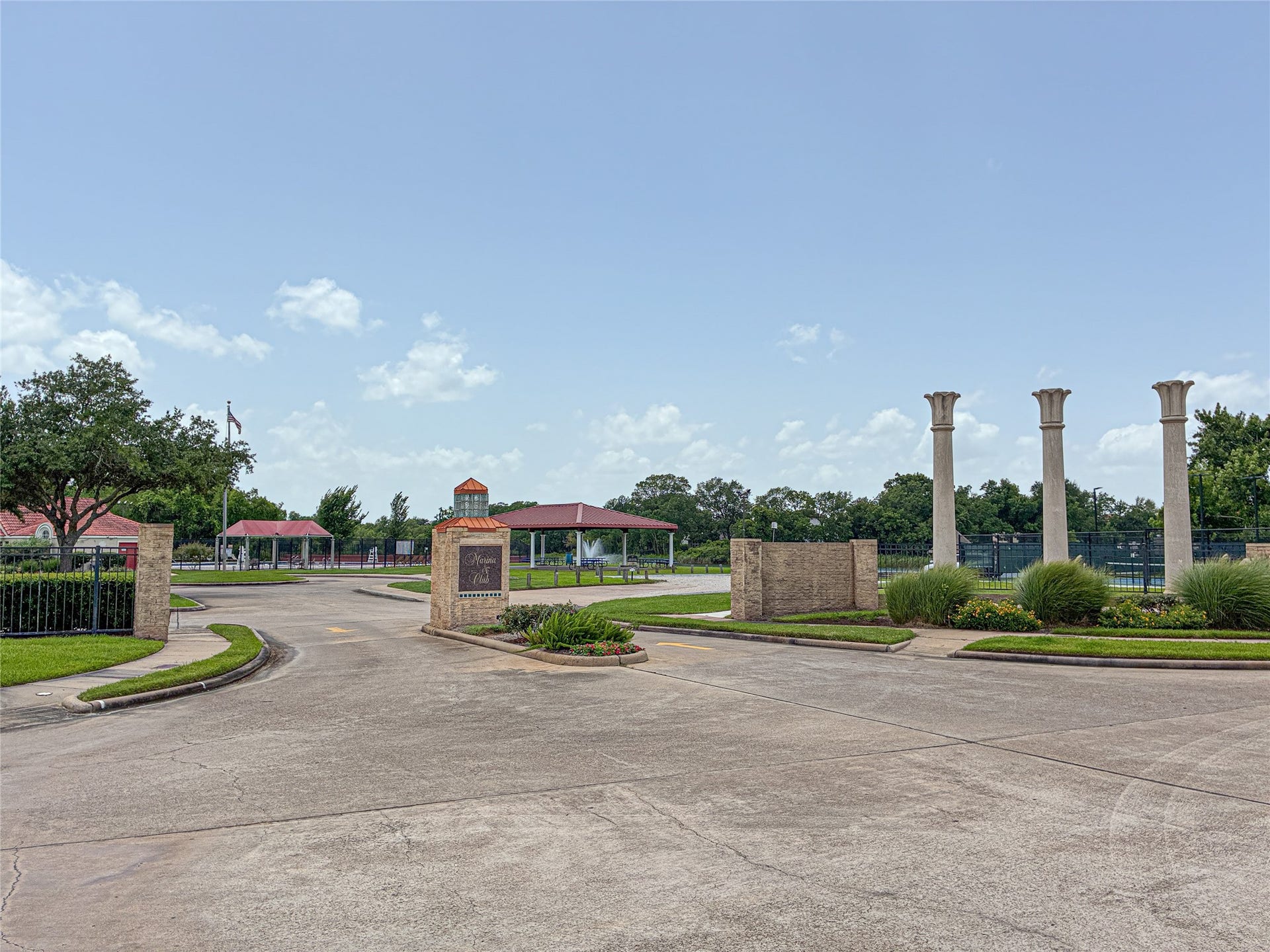 2106 Lakeshore Forest Court, Missouri City, TX 77459