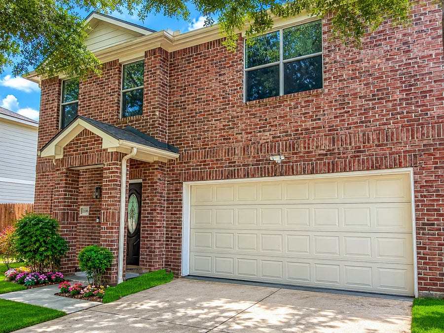 Property photo for 2106 Lakeshore Forest Court, Missouri City, TX
