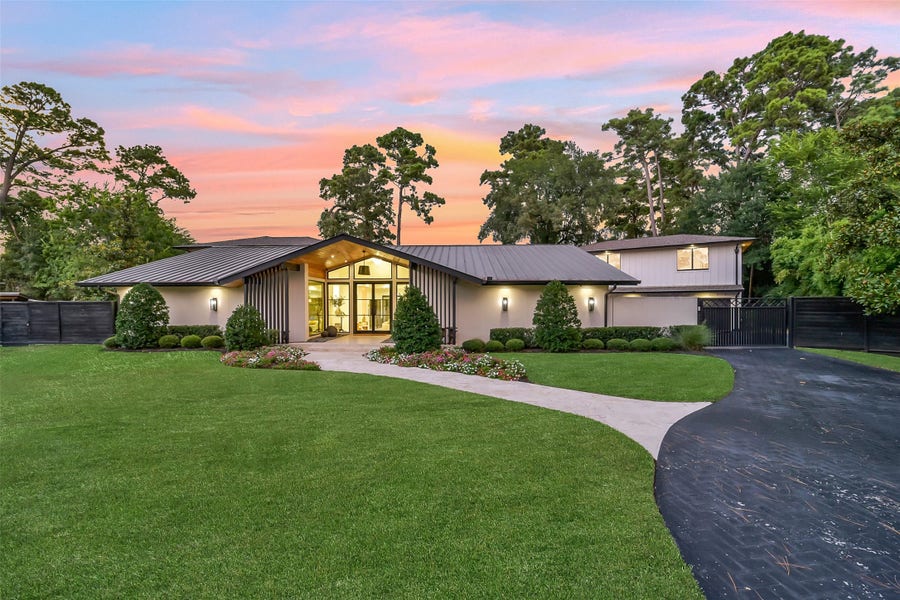 Property photo for 30 Hedwig Circle, Houston, TX
