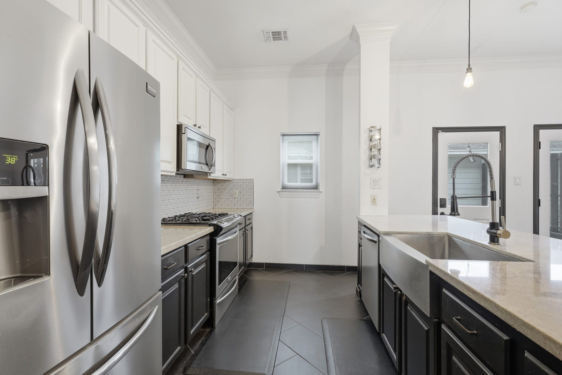 9419 Stonehouse Lane, Houston, TX 77025 9419 Stonehouse Lane, Houston, TX 77025