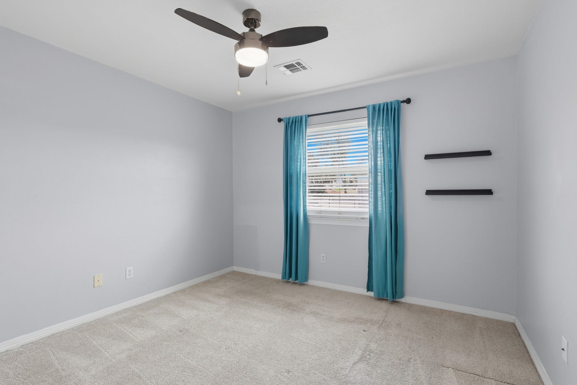 9419 Stonehouse Lane, Houston, TX 77025 bedroom 1