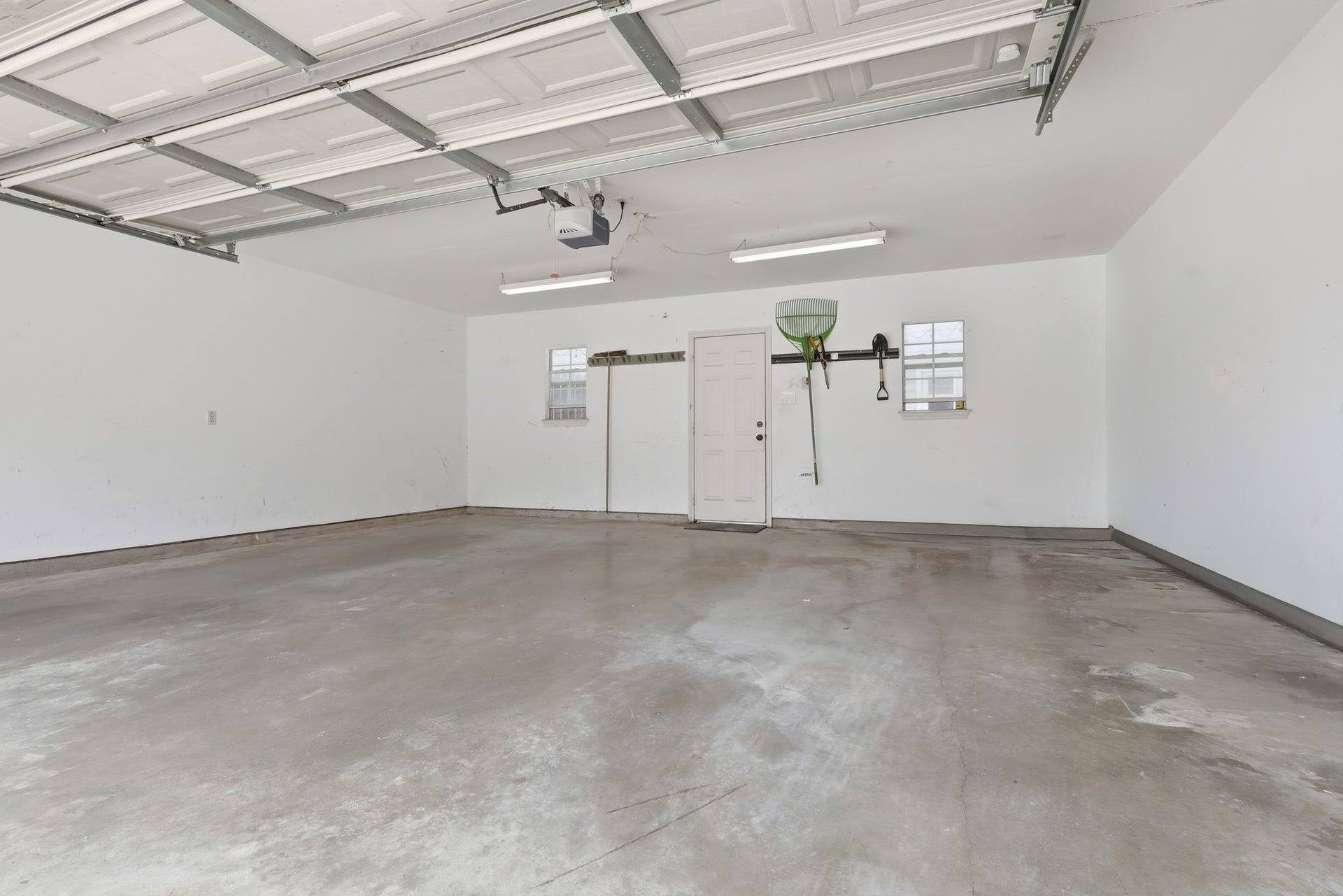 9419 Stonehouse Lane, Houston, TX 77025 9419 Stonehouse Lane, Houston, TX 77025