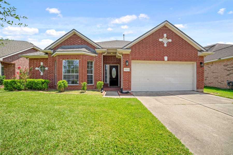 Property photo for 10603 White Bridge Lane, Sugar Land, TX