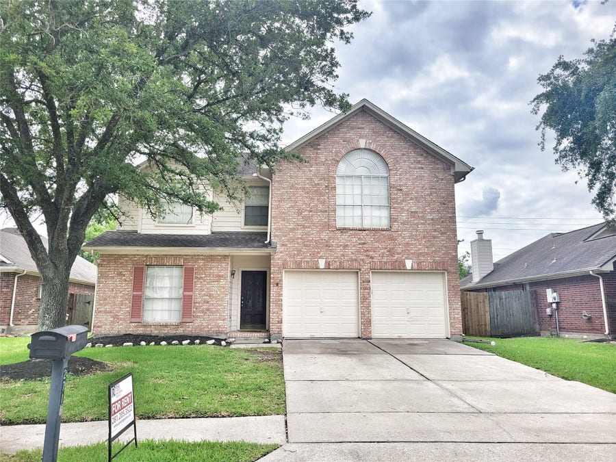 Property photo for 2715 Sailors Moon Drive, Friendswood, TX