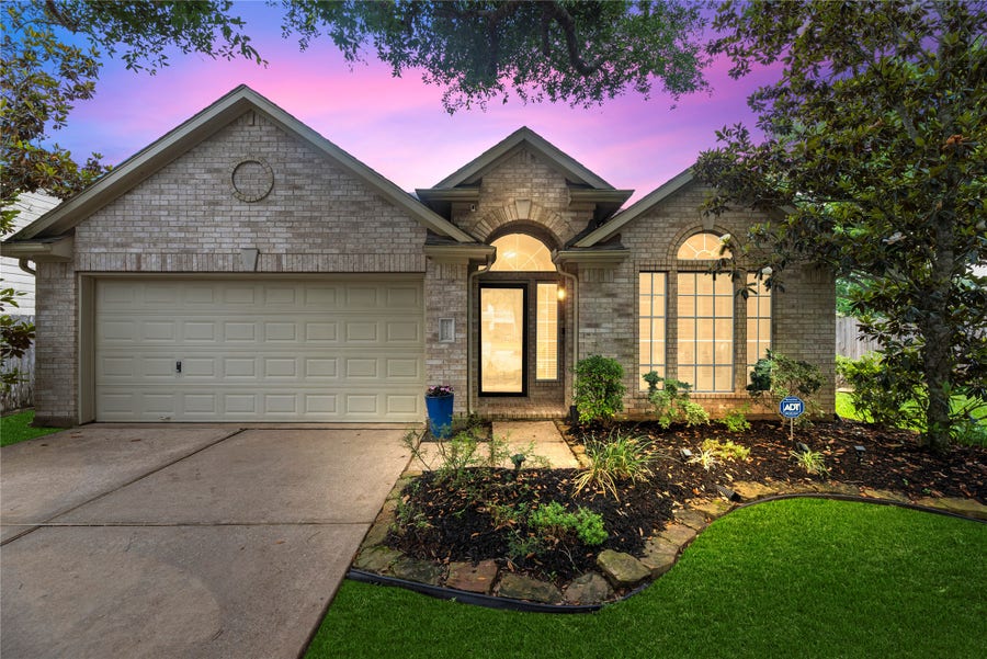 Property photo for 10310 Dell Circle, Missouri City, TX