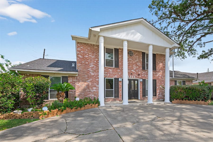 Property photo for 5722 Arncliffe Drive, Houston, TX