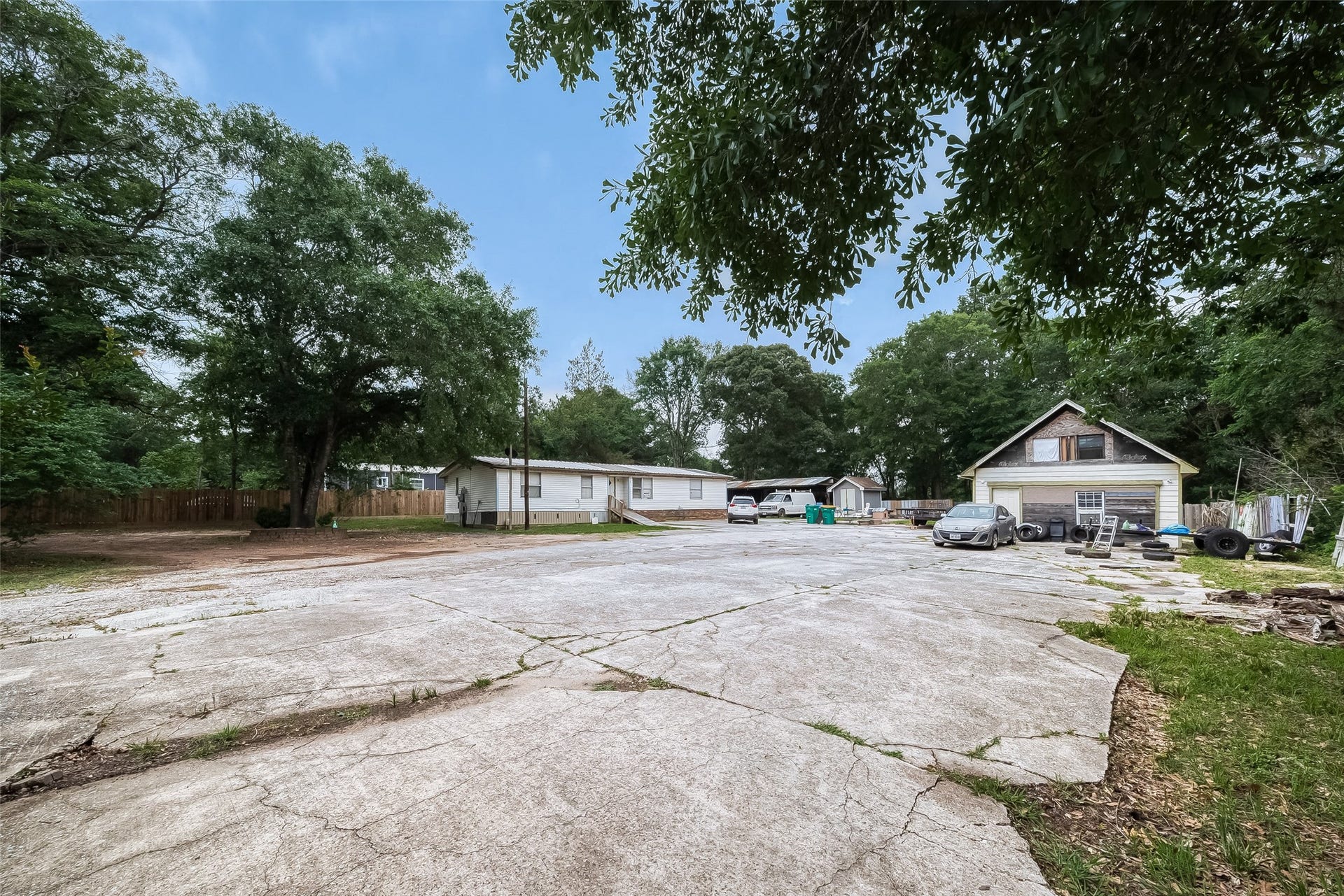829 Porter Road, Conroe, TX 77301 829 Porter Road, Conroe, TX 77301