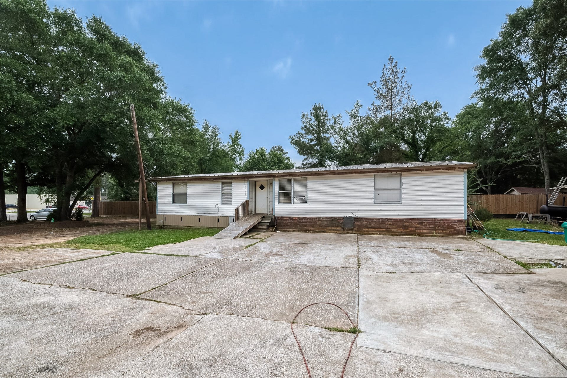 829 Porter Road, Conroe, TX 77301 829 Porter Road, Conroe, TX 77301
