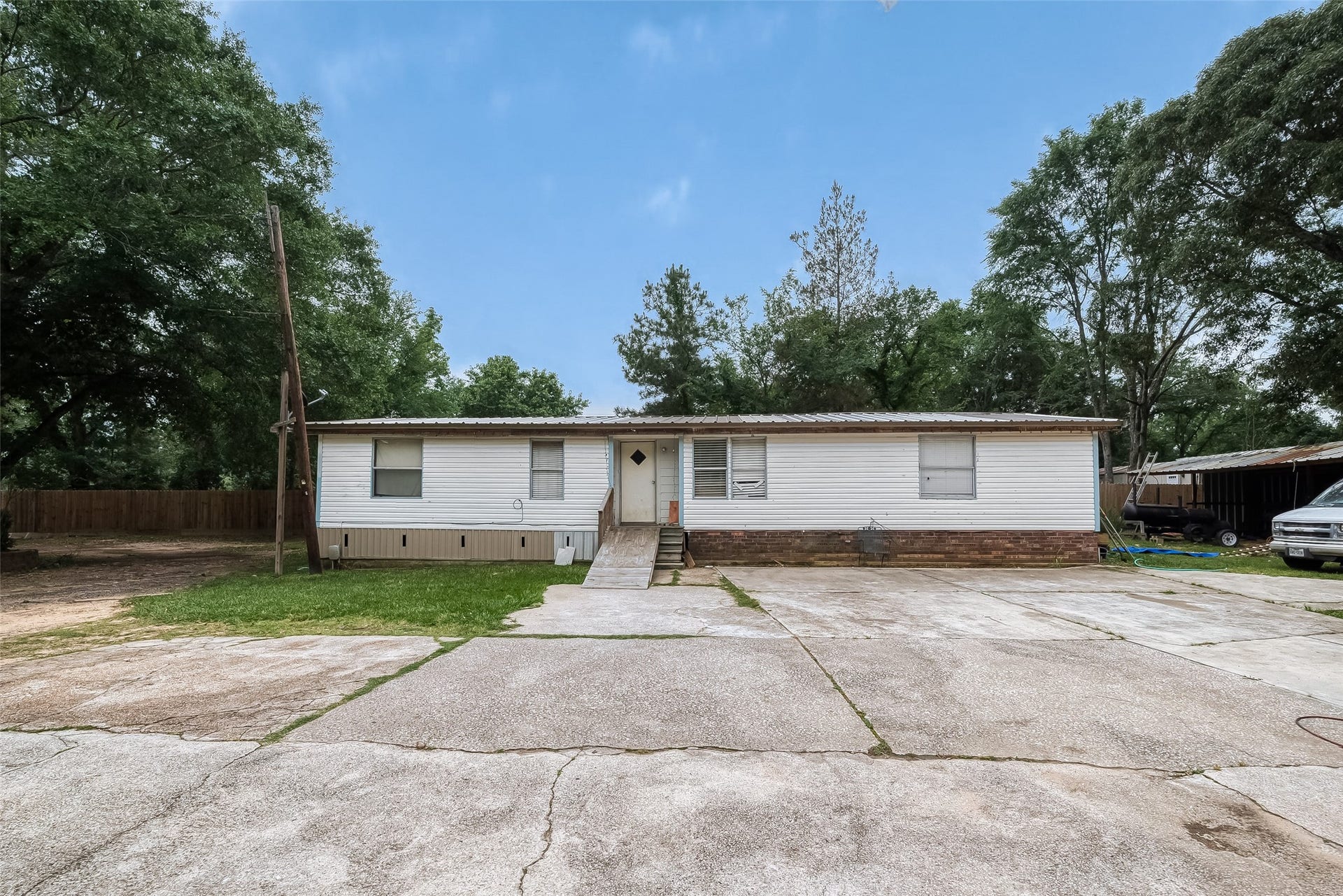 829 Porter Road, Conroe, TX 77301 829 Porter Road, Conroe, TX 77301
