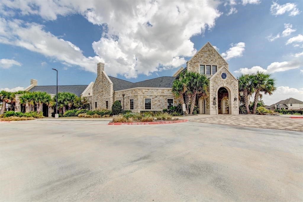 12910 Kinneskie Drive, Humble, TX 77346