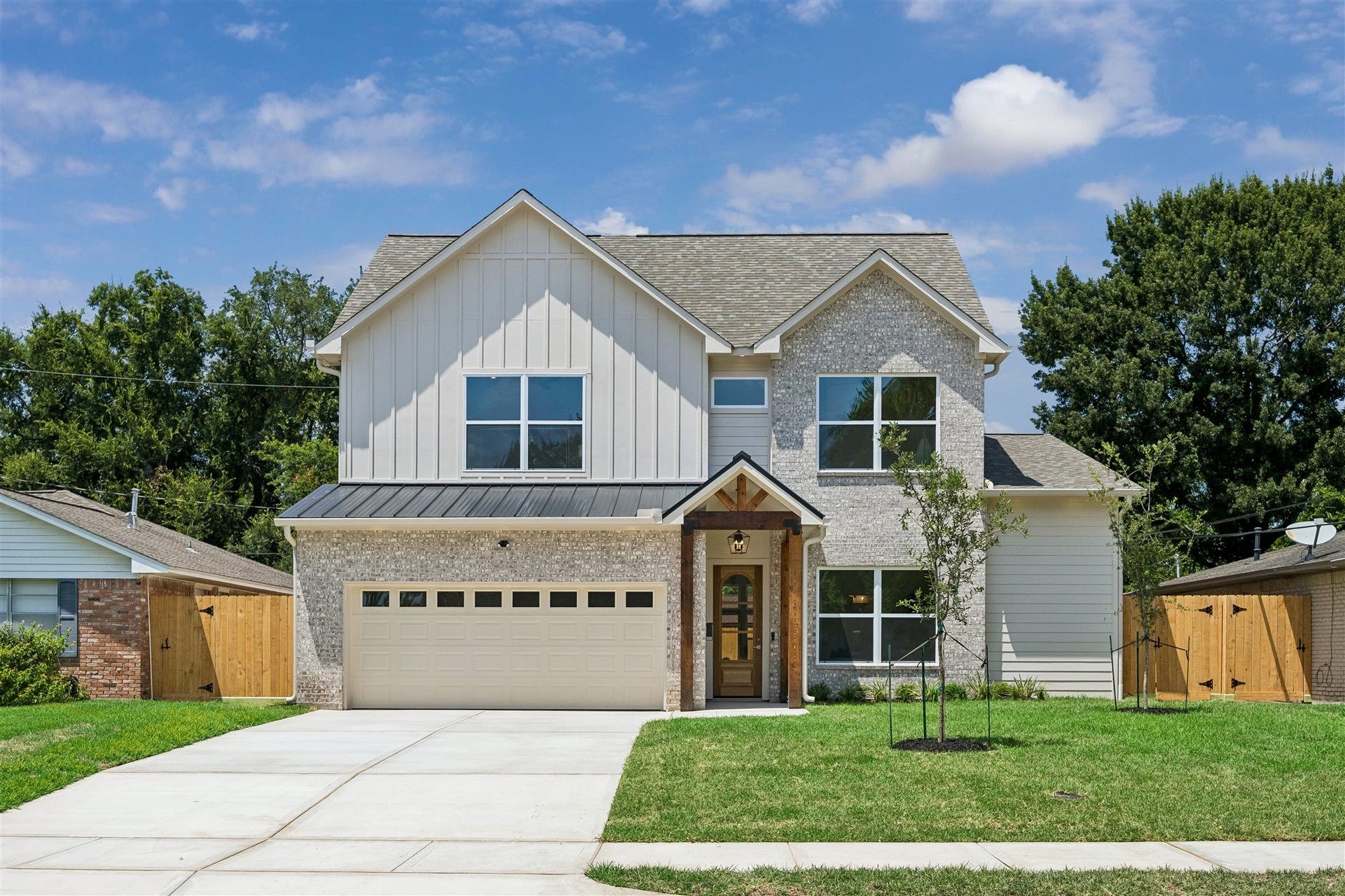 Experience elevated living in the heart of Oak Forest with this exceptional new construction home offering 5 bedrooms, 4.5 baths, and 3,381 square feet of thoughtfully designed living space.