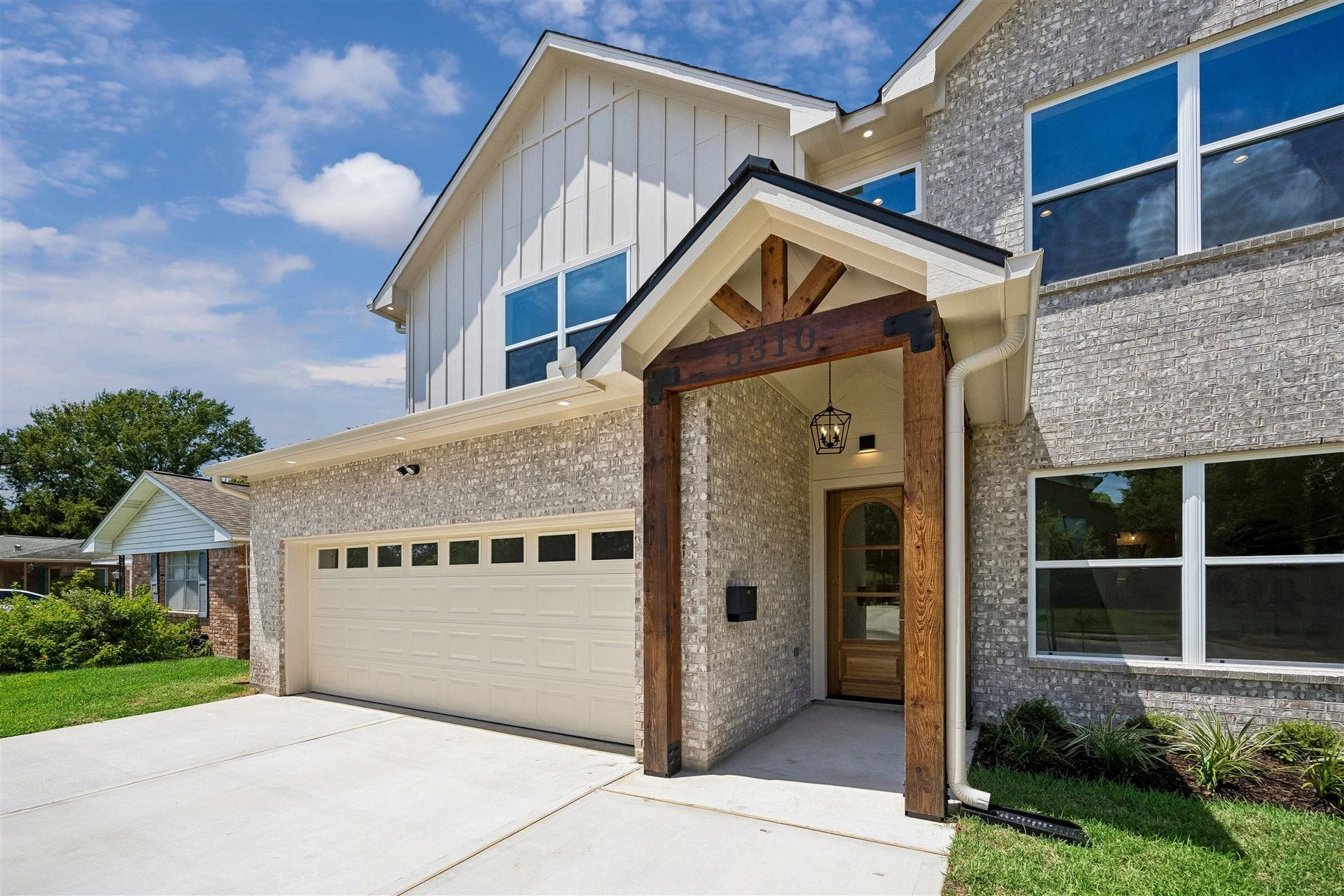 Experience elevated living in the heart of Oak Forest with this exceptional new construction home offering 5 bedrooms, 4.5 baths, and 3,381 square feet of thoughtfully designed living space.