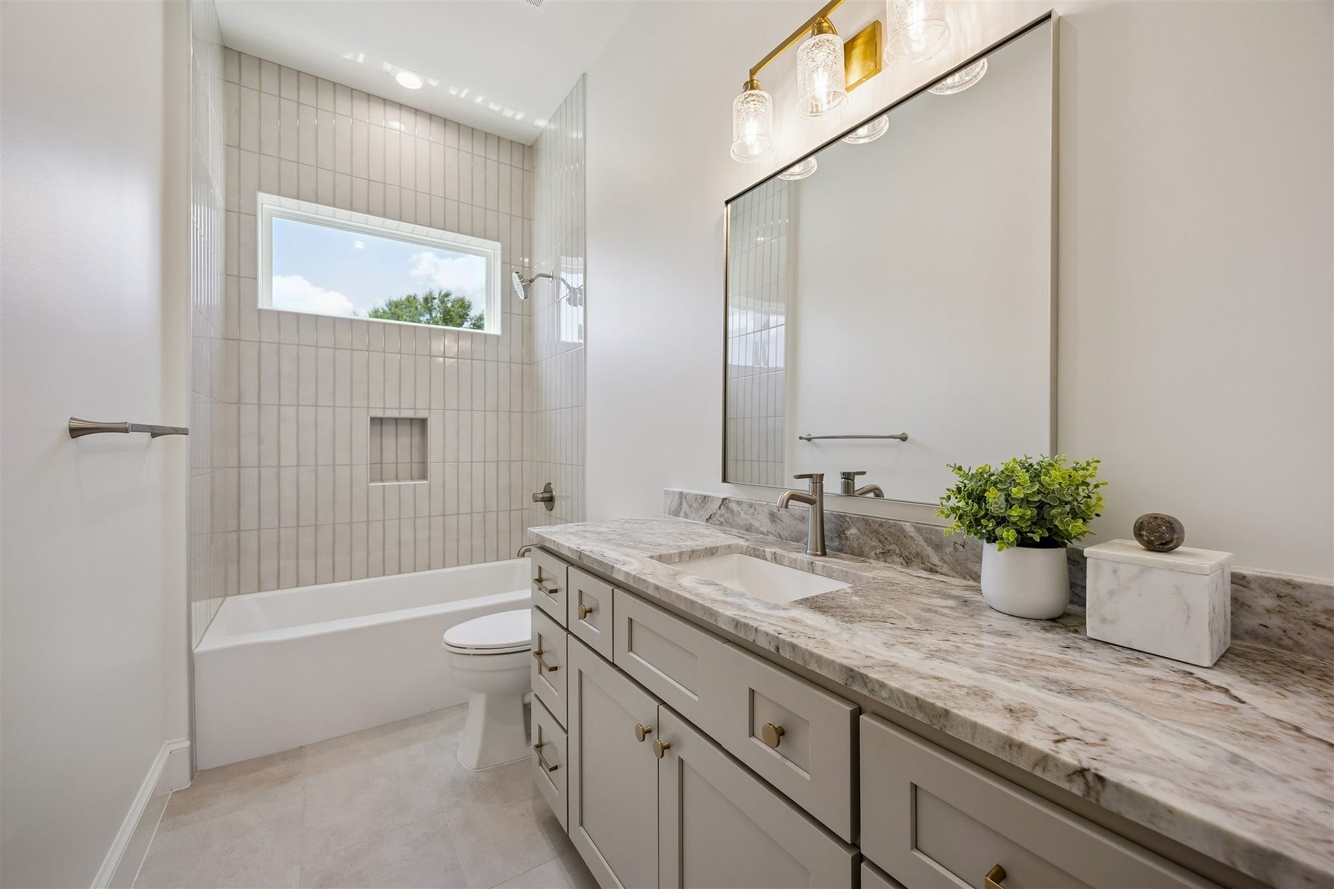 4th full bathroom