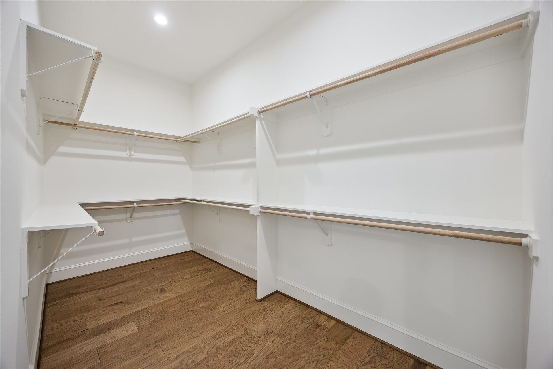 Large storage closet on 2nd floor for toys, Christomas decorations, or extra clothing storage.