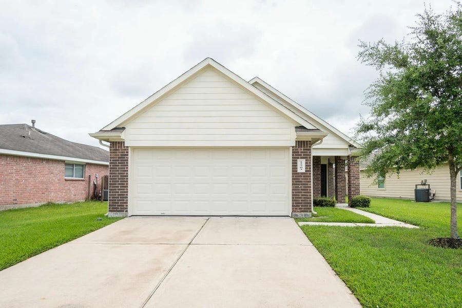 Property photo for 12703 Rio Nueces Lane, Rosharon, TX