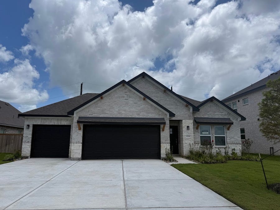 Property photo for 8314 Amethyst Valley Lane, Angleton, TX