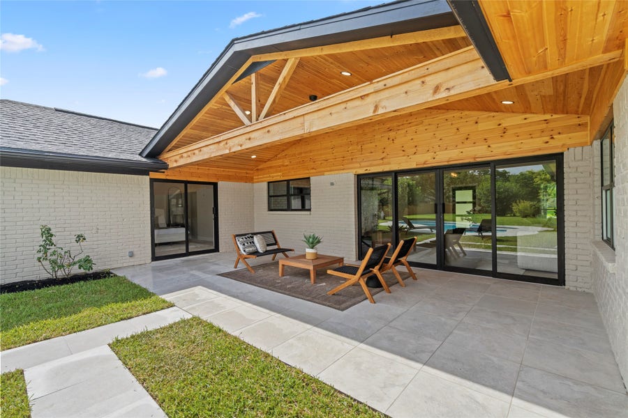 Property photo for 698 Orange Grove Street, League City, TX