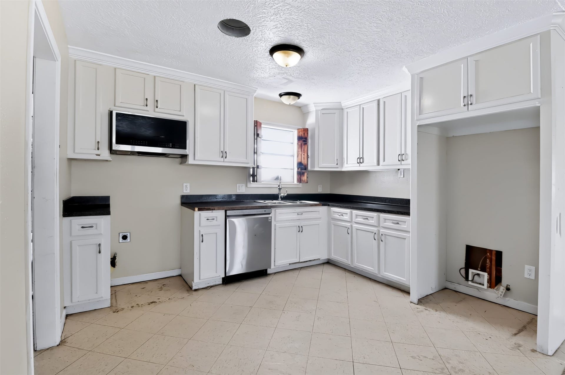 211 Rue Orleans Street, Baytown, TX 77520 211 Rue Orleans Street, Baytown, TX 77520