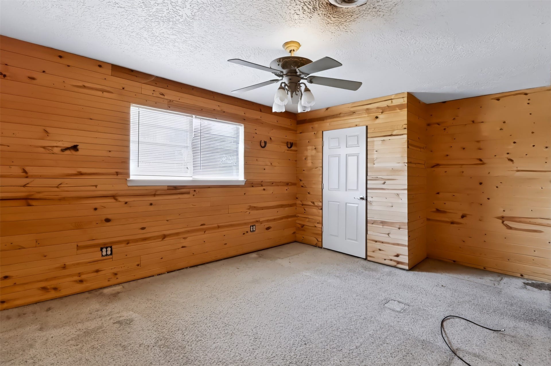 211 Rue Orleans Street, Baytown, TX 77520 Primary Bedroom