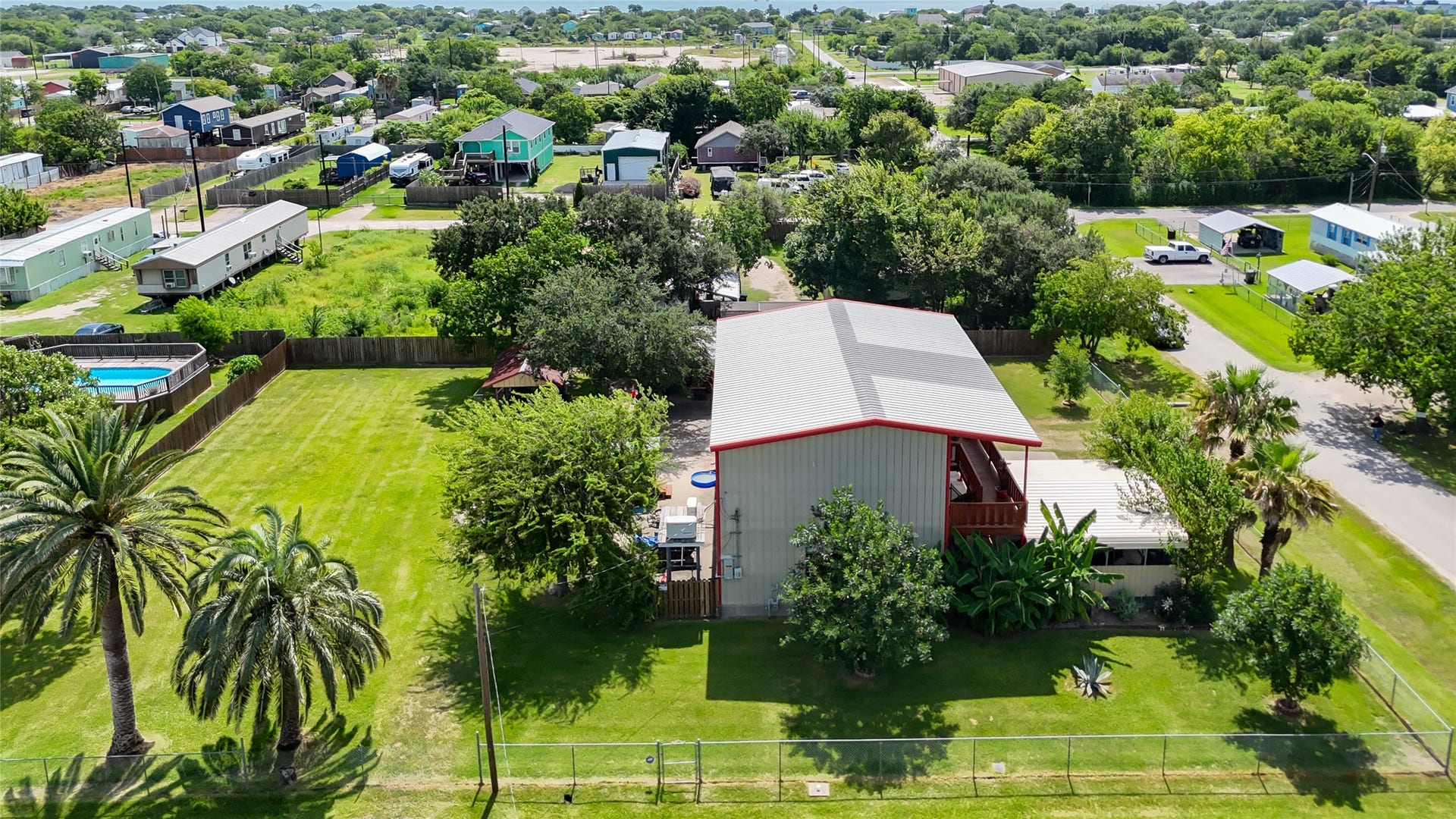 749 12th Street, Dickinson, TX 77539 749 12th Street, Dickinson, TX 77539