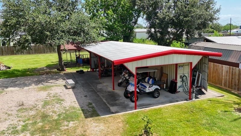 749 12th Street, Dickinson, TX 77539 749 12th Street, Dickinson, TX 77539