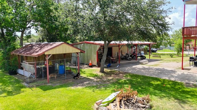 749 12th Street, Dickinson, TX 77539 749 12th Street, Dickinson, TX 77539