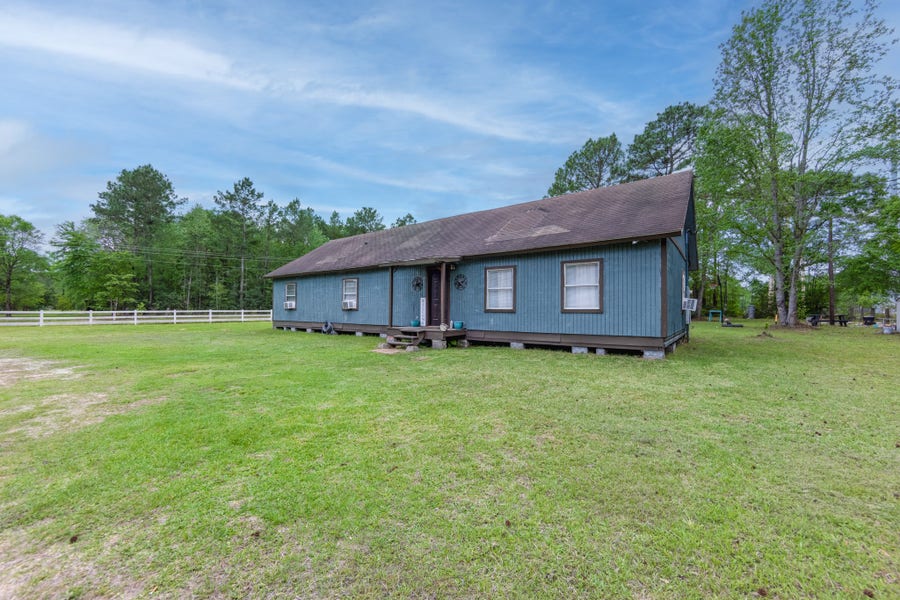 Property photo for 101 Plantation Drive, Waller, TX