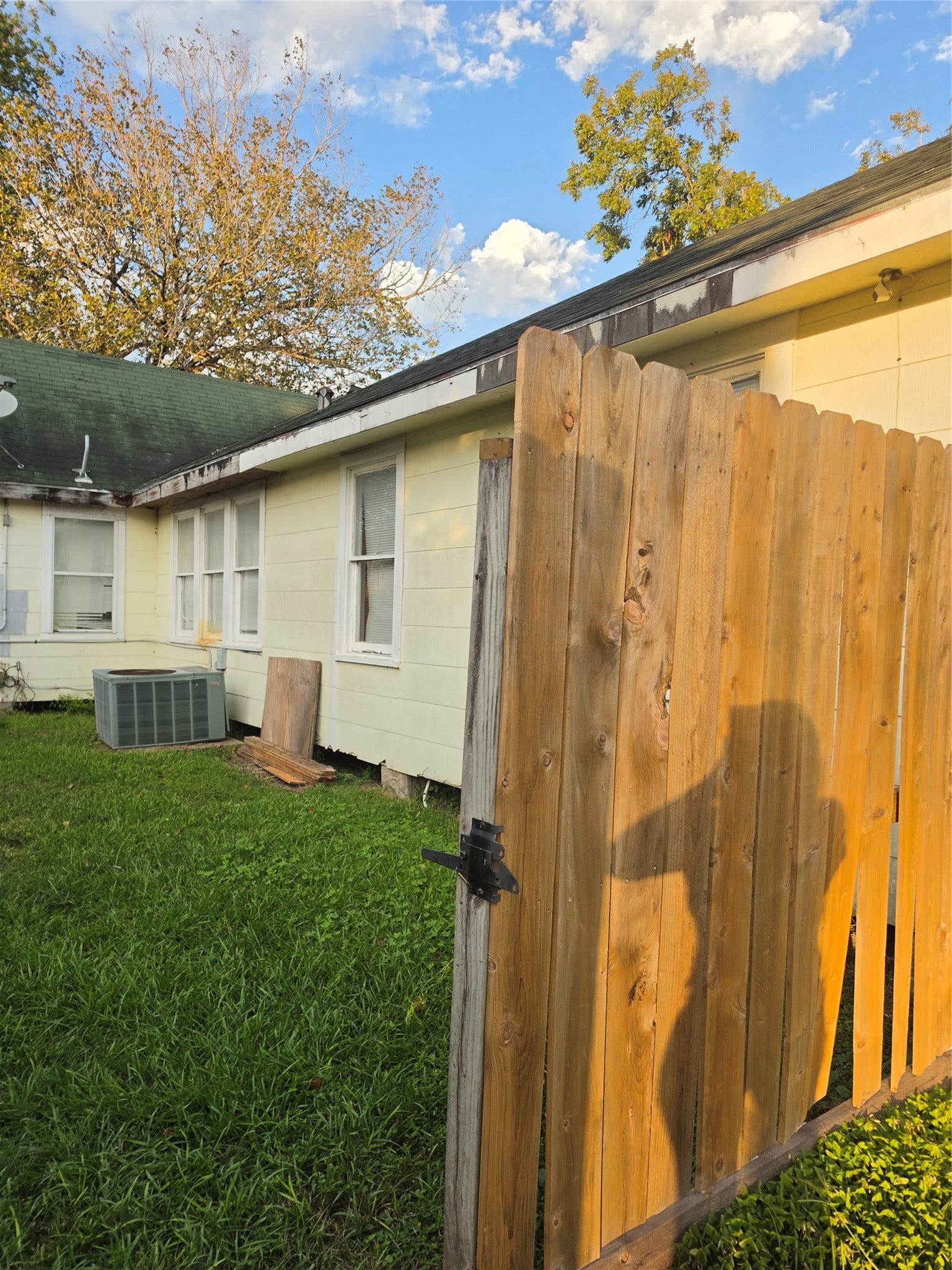 108 W Humble Street, Baytown, TX 77520 108 W Humble Street, Baytown, TX 77520