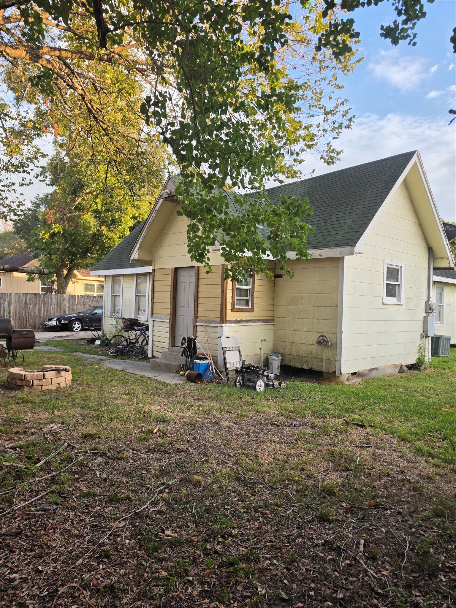 108 W Humble Street, Baytown, TX 77520 108 W Humble Street, Baytown, TX 77520