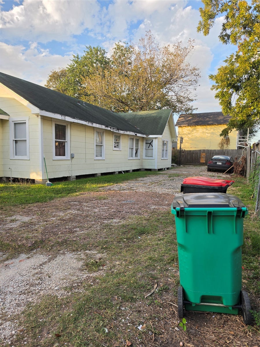 Property photo for 108 W Humble Street, Baytown, TX