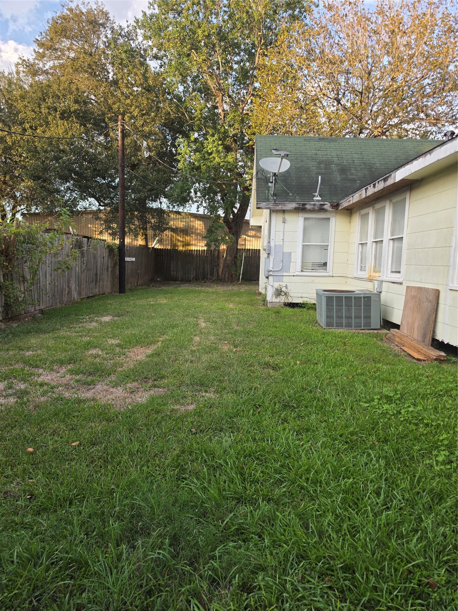 108 W Humble Street, Baytown, TX 77520 108 W Humble Street, Baytown, TX 77520