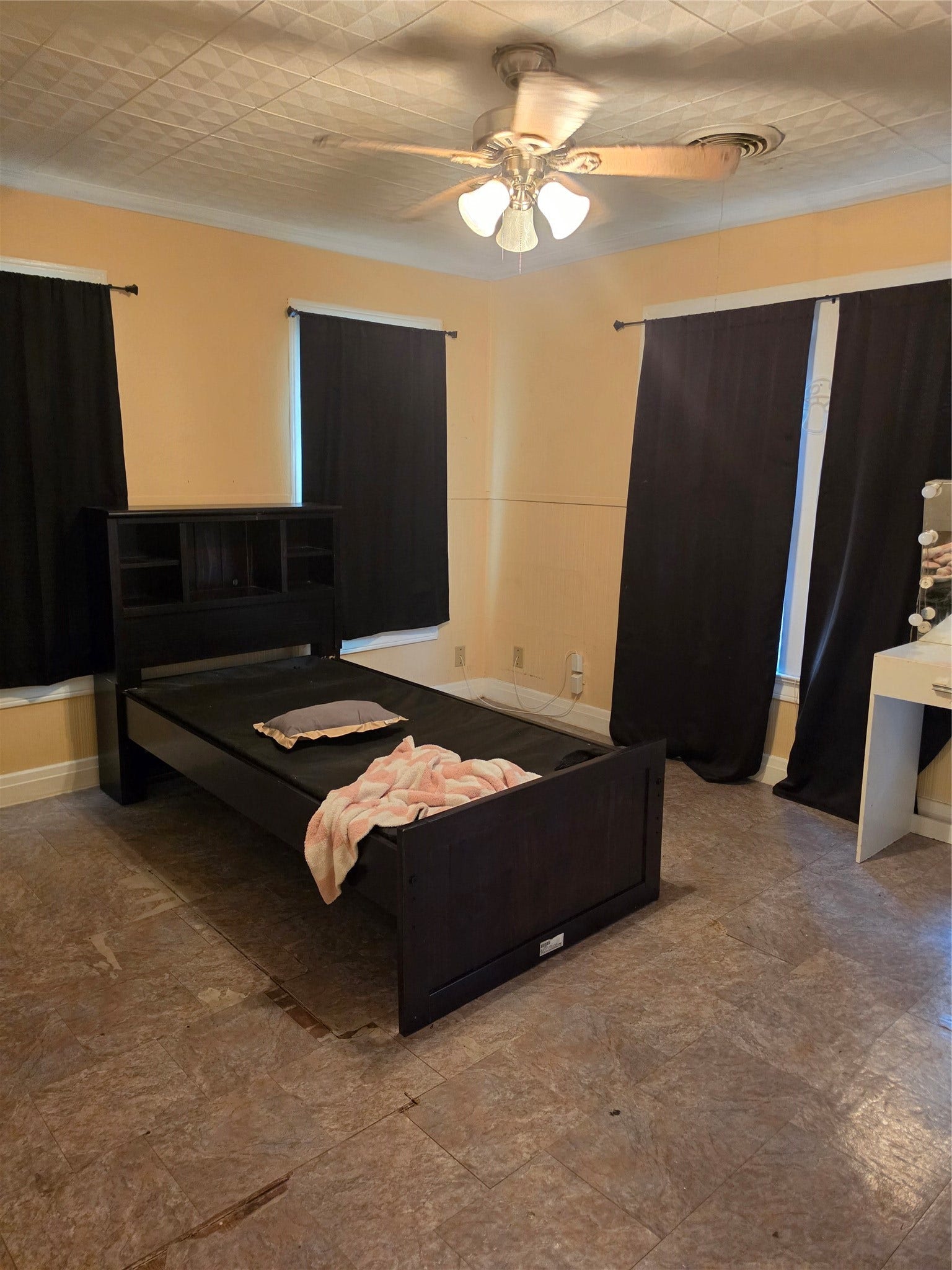 108 W Humble Street, Baytown, TX 77520 108 W Humble Street, Baytown, TX 77520