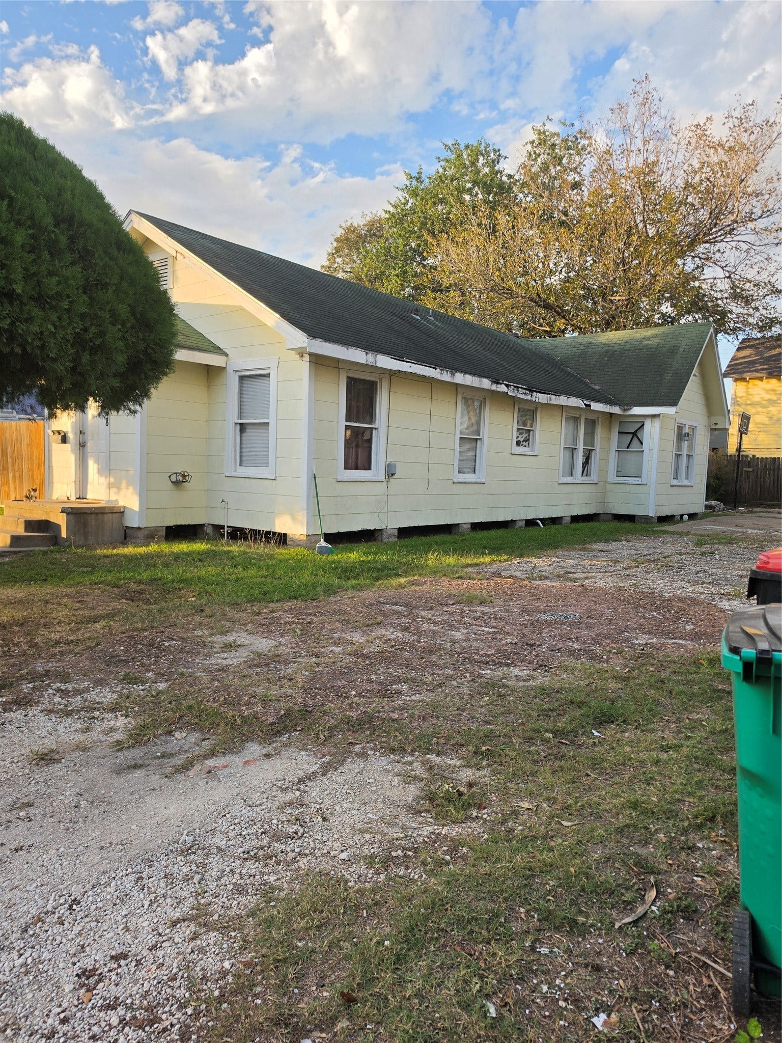 108 W Humble Street, Baytown, TX 77520 108 W Humble Street, Baytown, TX 77520