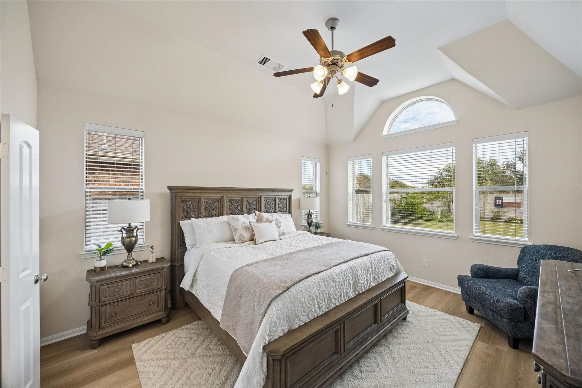 2816 Pranzo Lane, League City, TX 77573 Primary bedroom downstairs