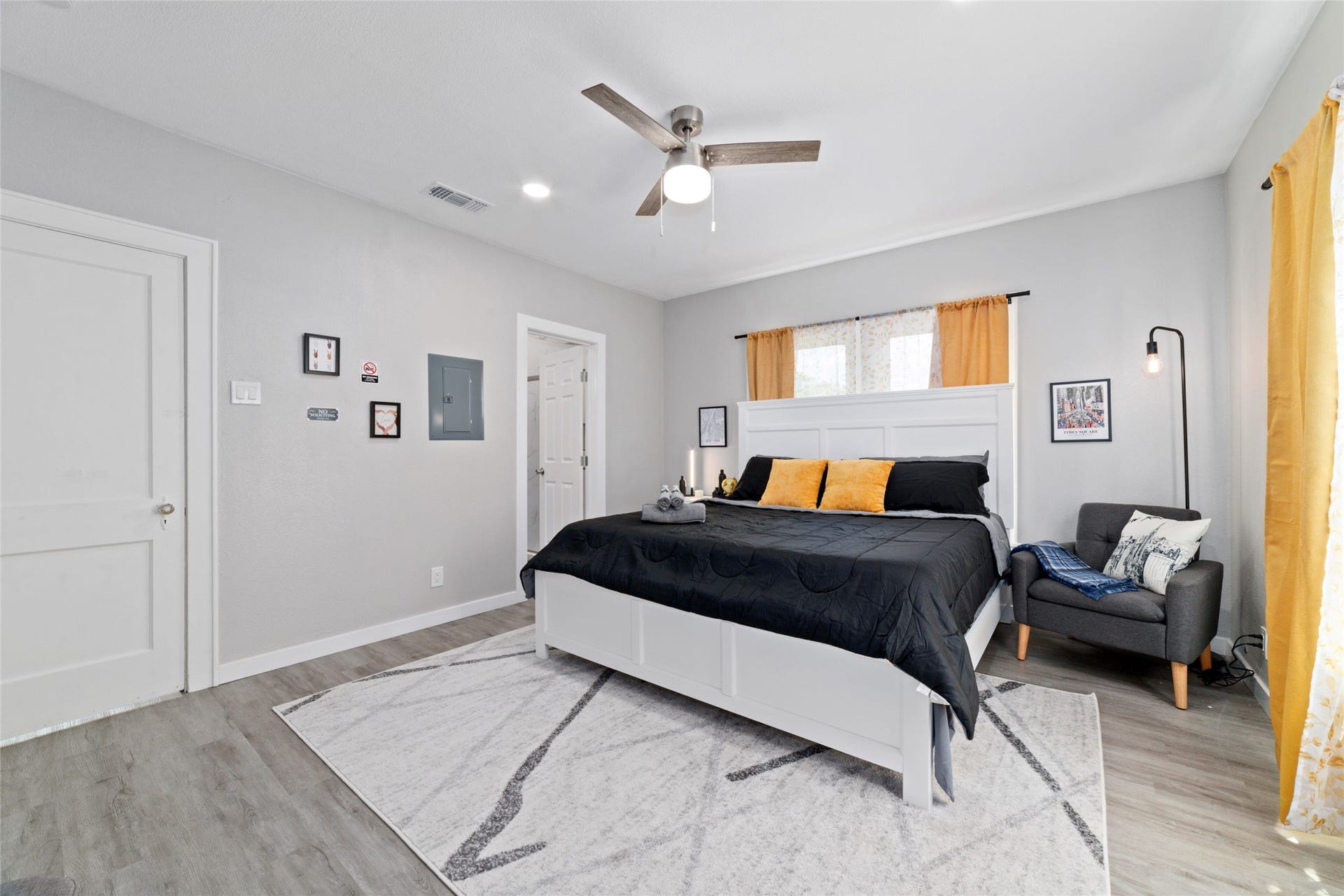 2501 Dunlavy Street, Houston, TX 77006 2501 Dunlavy Street, Houston, TX 77006