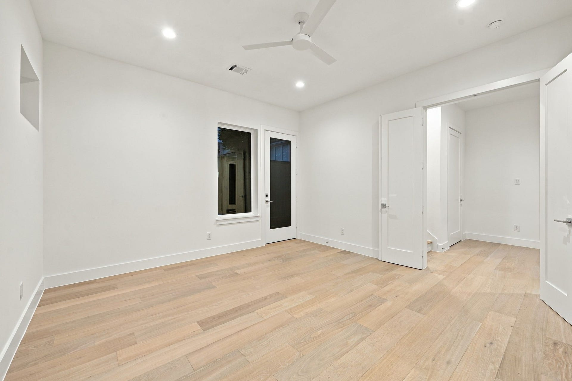 1110 Peden Street, #A or B, Houston, TX 77006 1110 Peden Street, #A or B, Houston, TX 77006