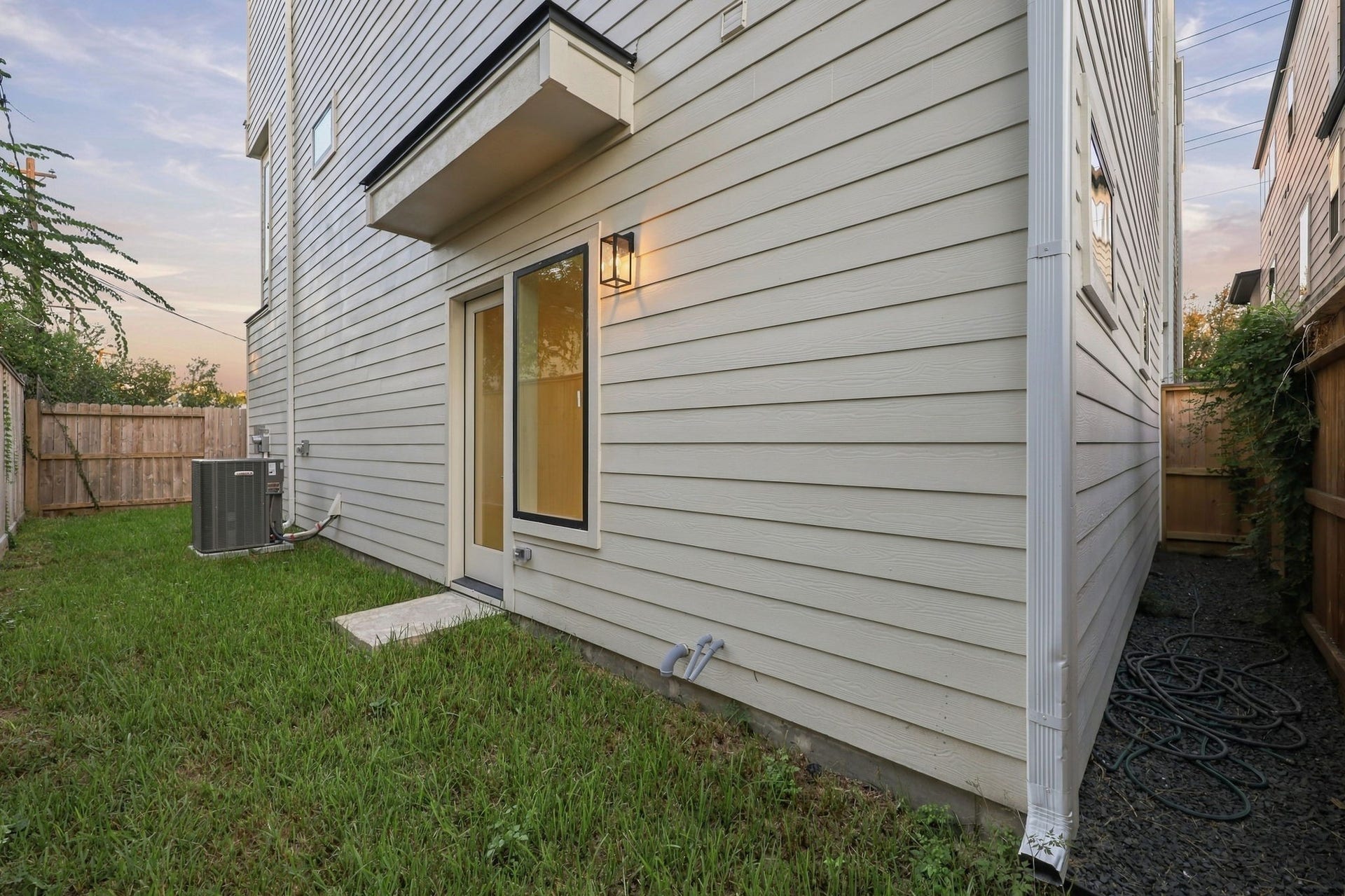 1110 Peden Street, #A or B, Houston, TX 77006 Highly coveted yard space, with 2 entrances. Gate entrance and access from the home.