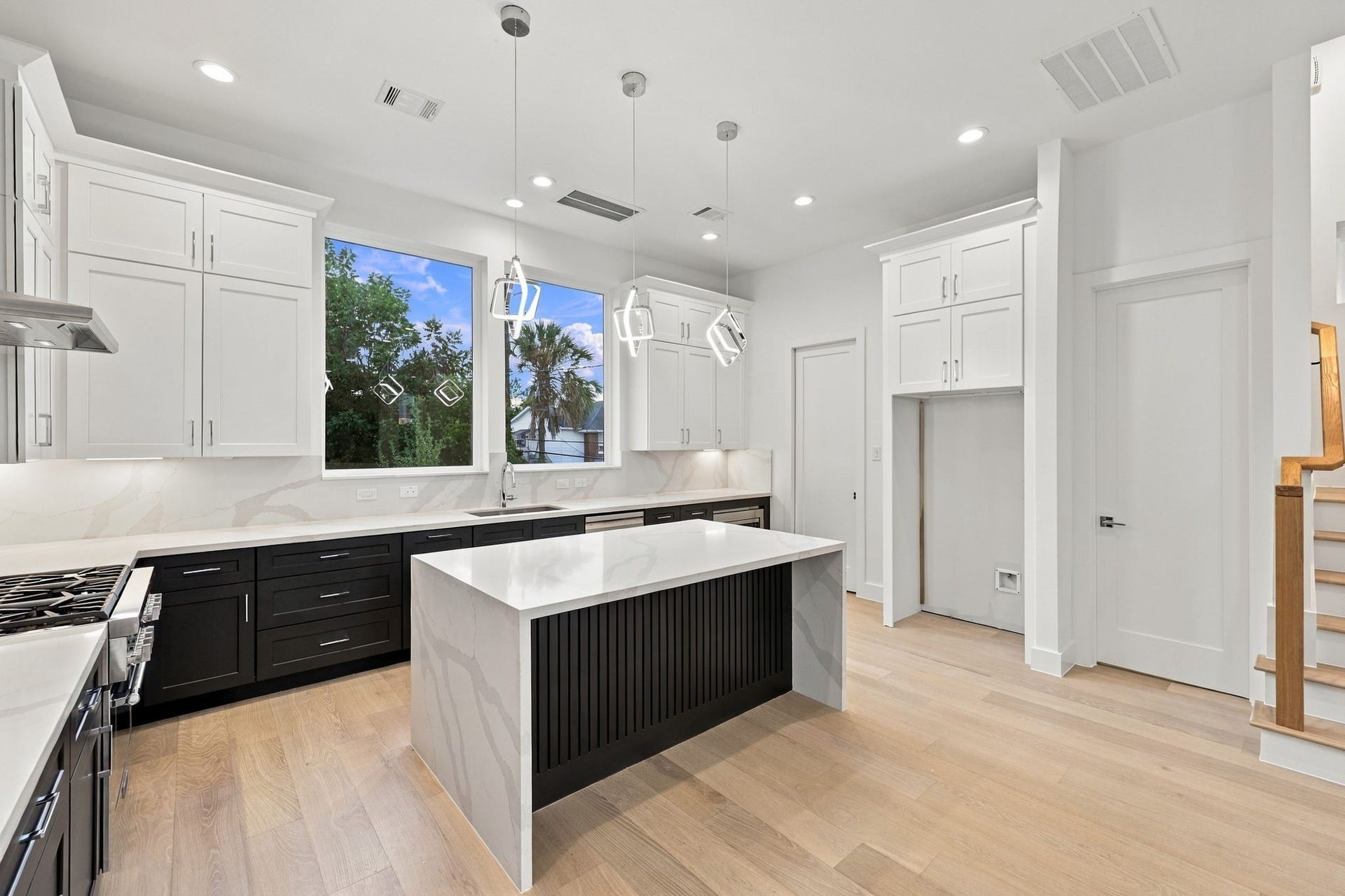 1110 Peden Street, #A or B, Houston, TX 77006 1110 Peden Street, #A or B, Houston, TX 77006