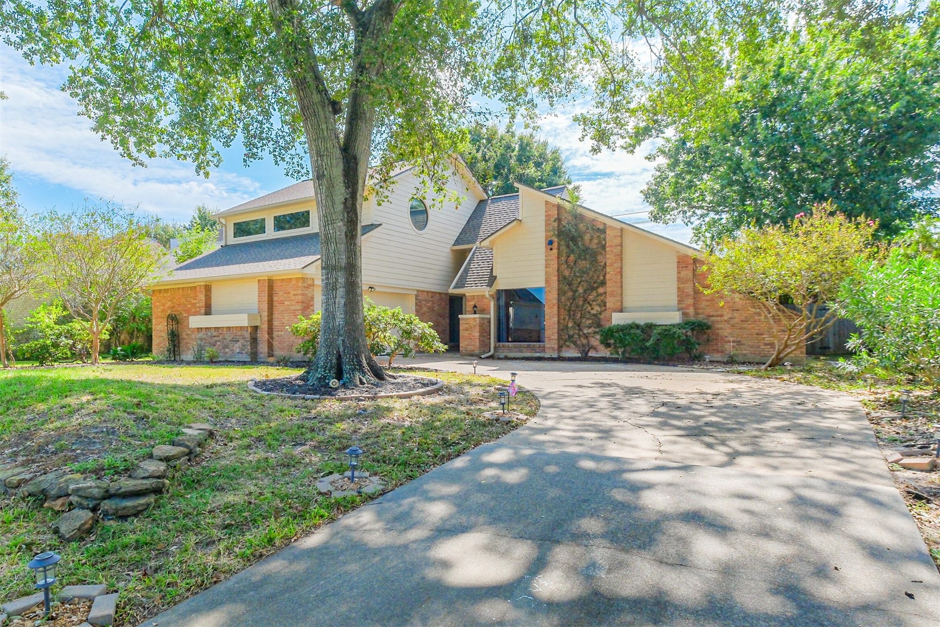 14211 Swiss Hill Drive, Houston, TX 77077 Beautifully updated 3 bedroom, 2 bathroom with spacious game room upstairs. This home is located in the Energy Corridor. There is a two car garage with recent auto garage door opener.