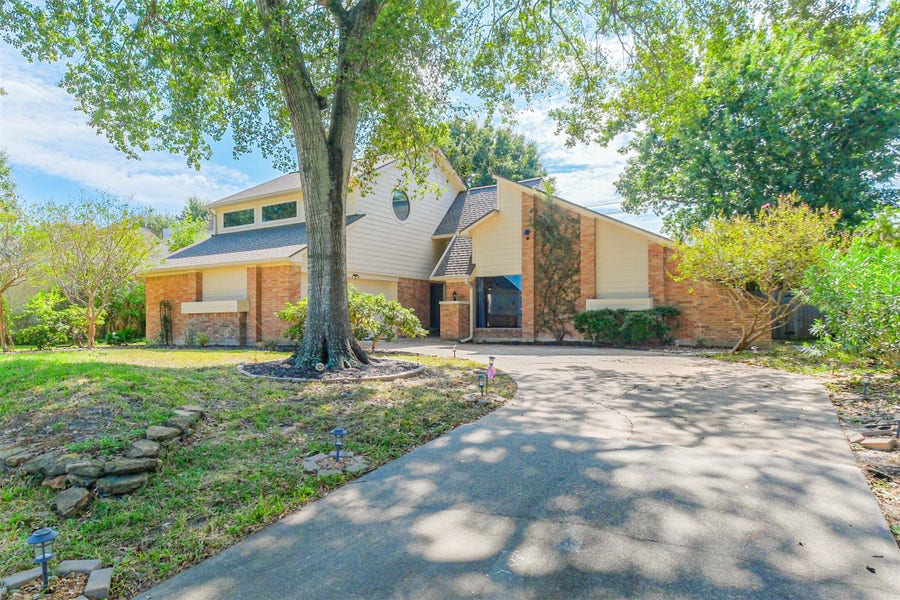 Property photo for 14211 Swiss Hill Drive, Houston, TX