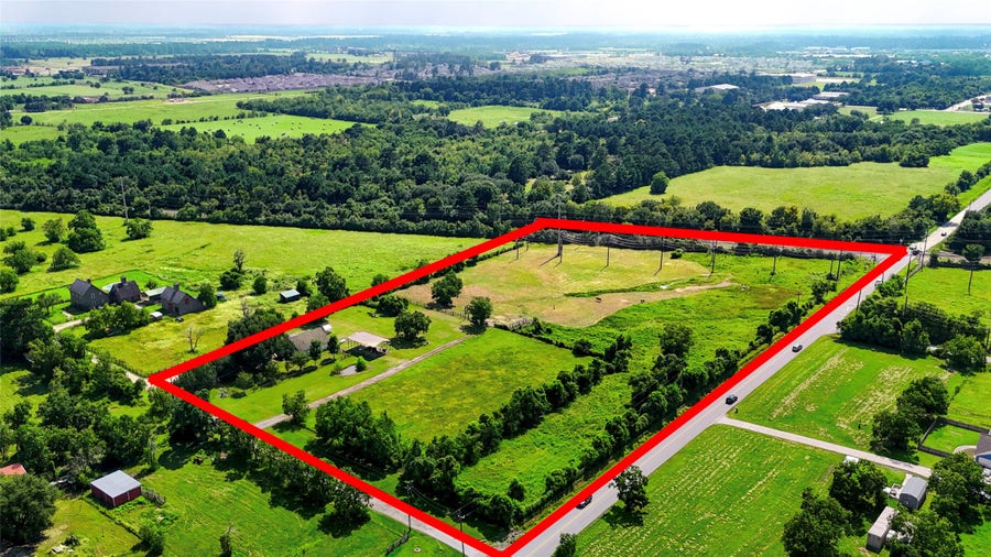Property photo for 922 Agg Road, Tomball, TX