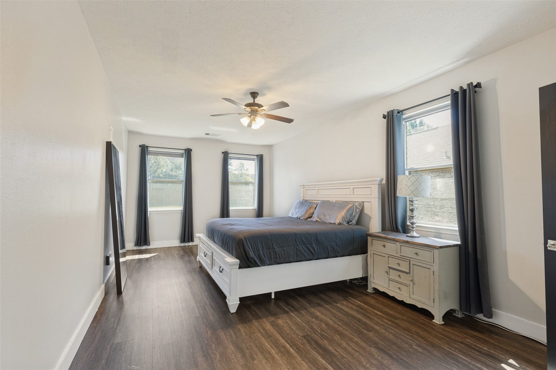 801 Harvard Pointe Drive, League City, TX 77573 801 Harvard Pointe Drive, League City, TX 77573