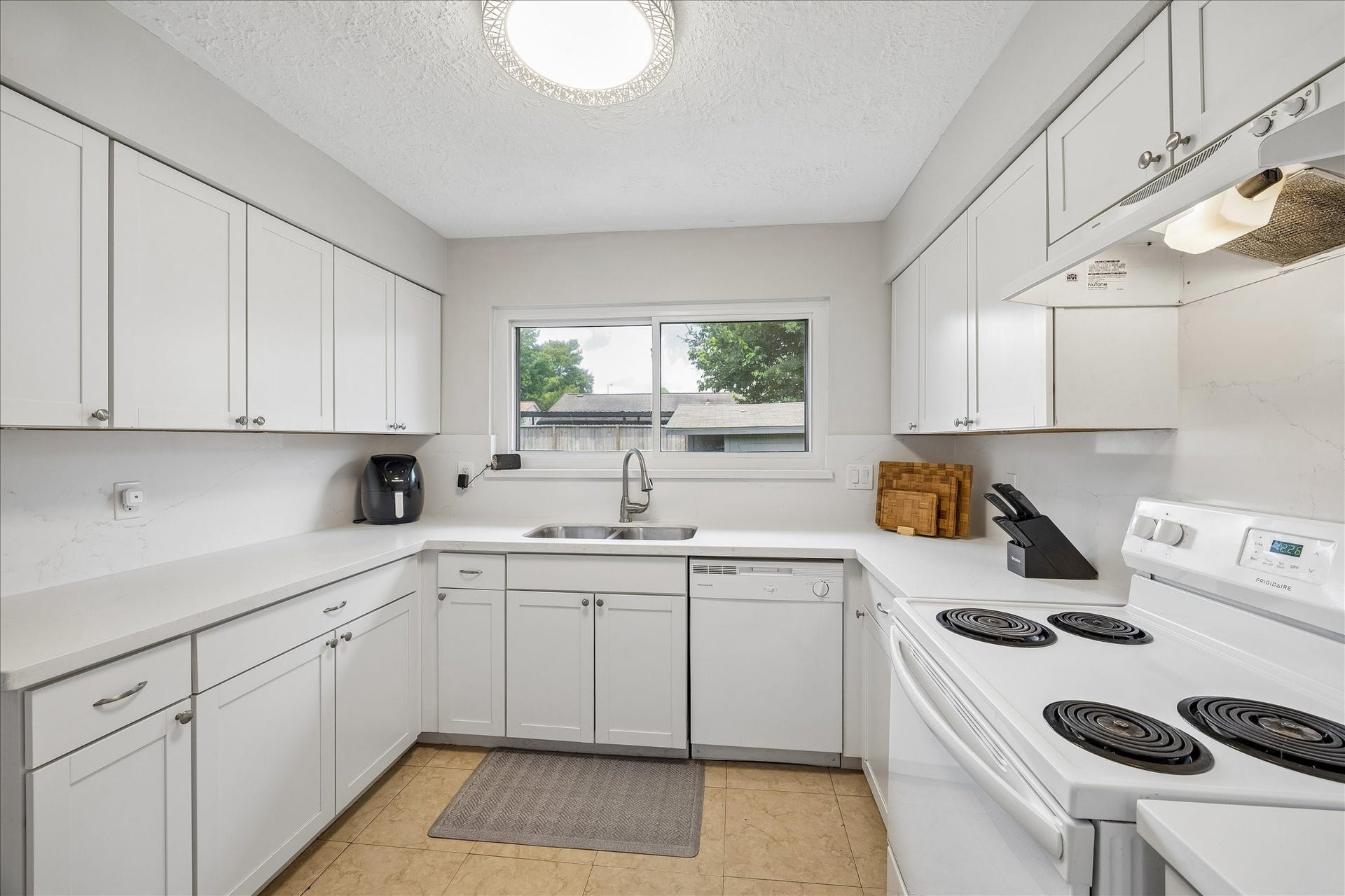 21015 Waymare Lane, Spring, TX 77388 21015 Waymare Lane, Spring, TX 77388