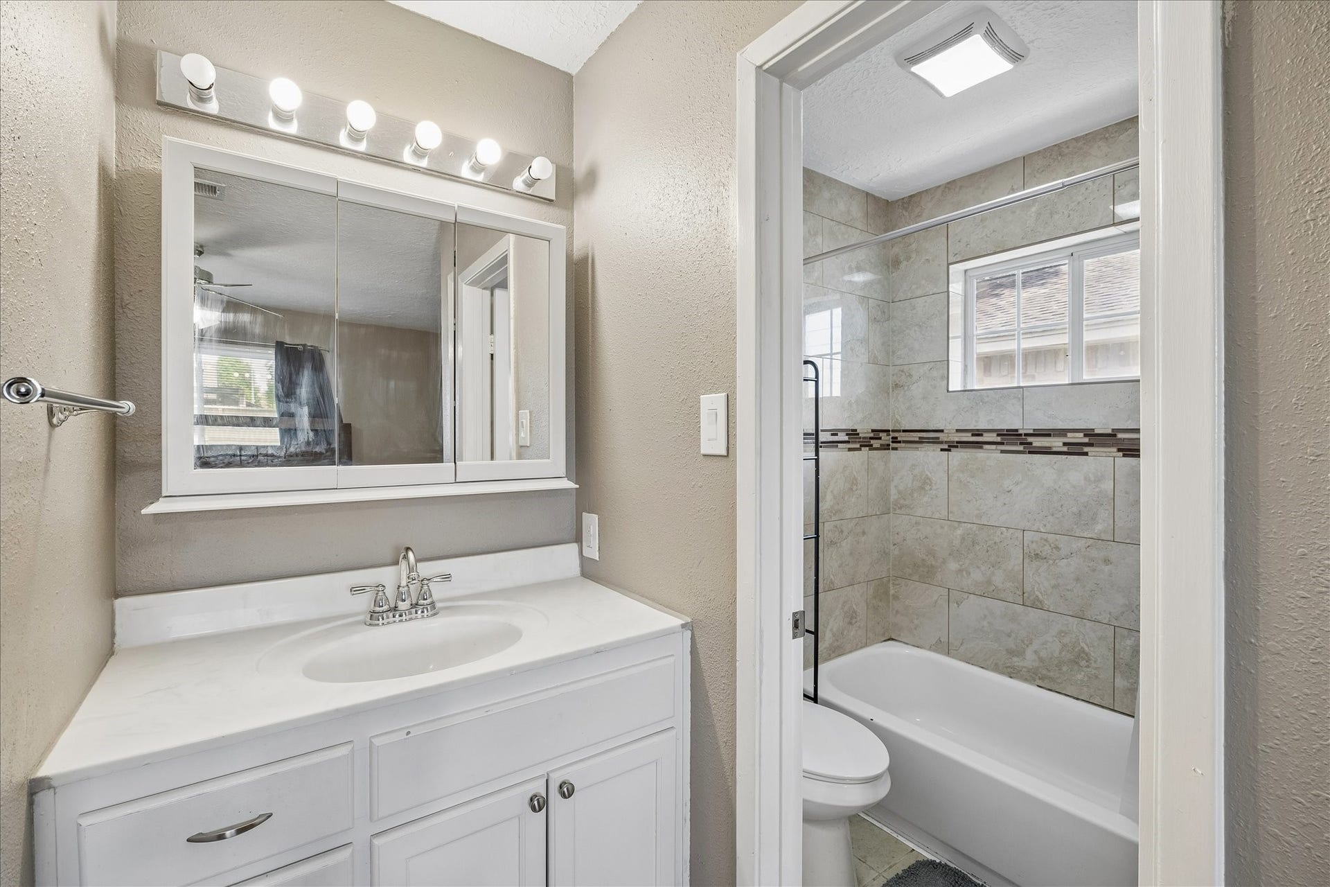 21015 Waymare Lane, Spring, TX 77388 21015 Waymare Lane, Spring, TX 77388