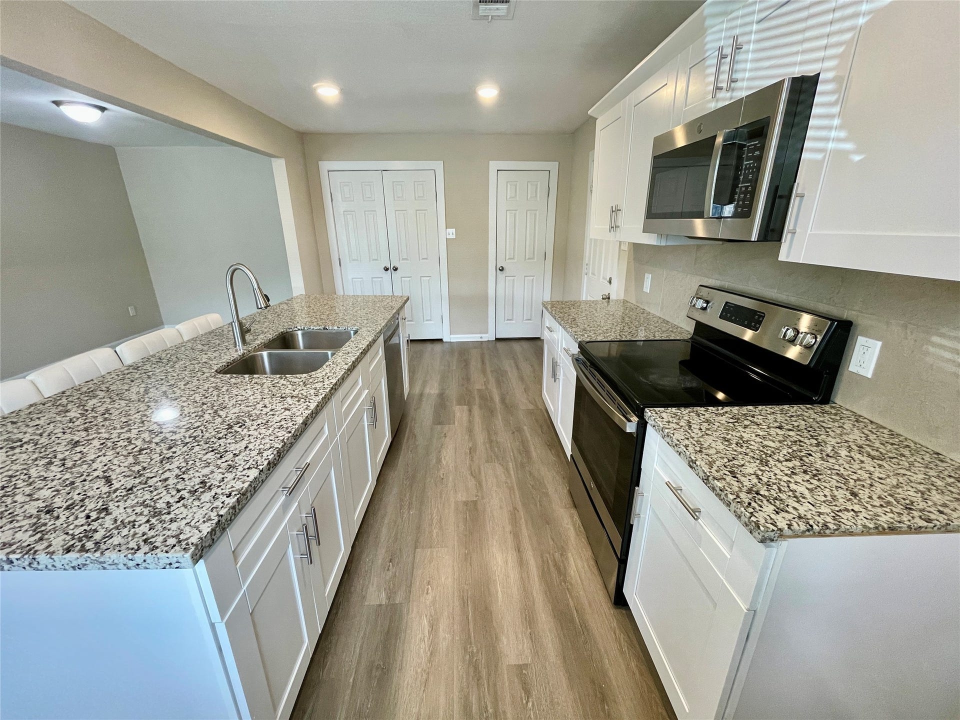 6810 Foster Street, Houston, TX 77021 6810 Foster Street, Houston, TX 77021
