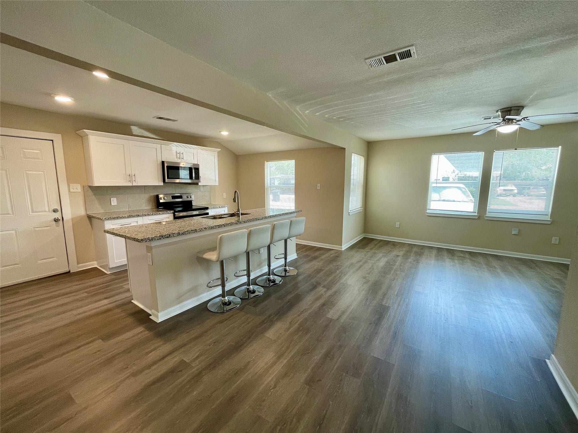 6810 Foster Street, Houston, TX 77021 6810 Foster Street, Houston, TX 77021