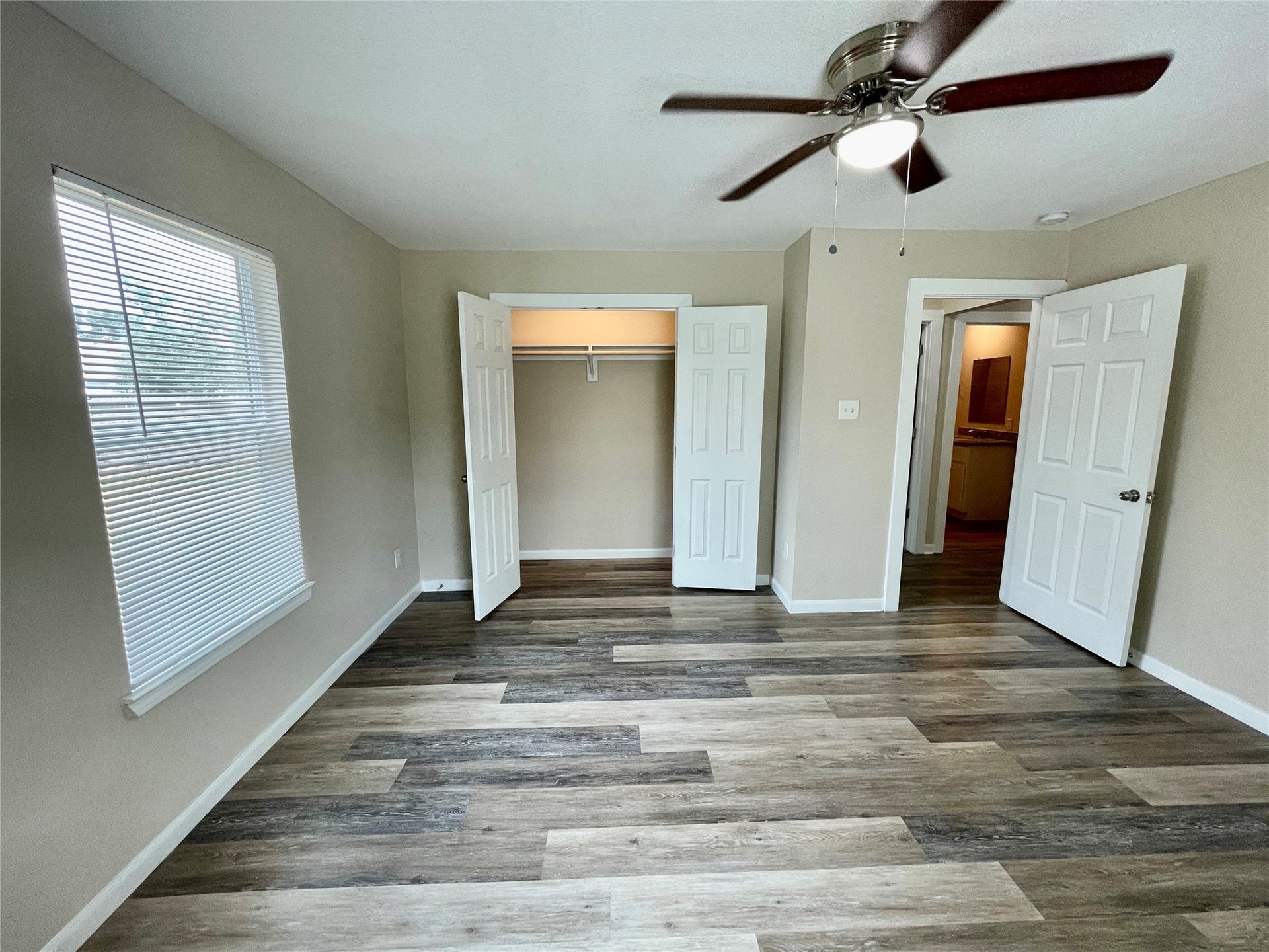 6810 Foster Street, Houston, TX 77021 6810 Foster Street, Houston, TX 77021