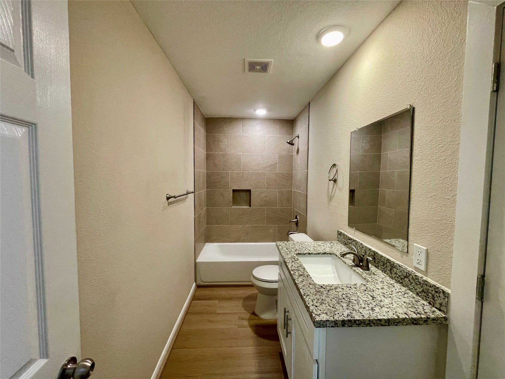 6810 Foster Street, Houston, TX 77021 6810 Foster Street, Houston, TX 77021