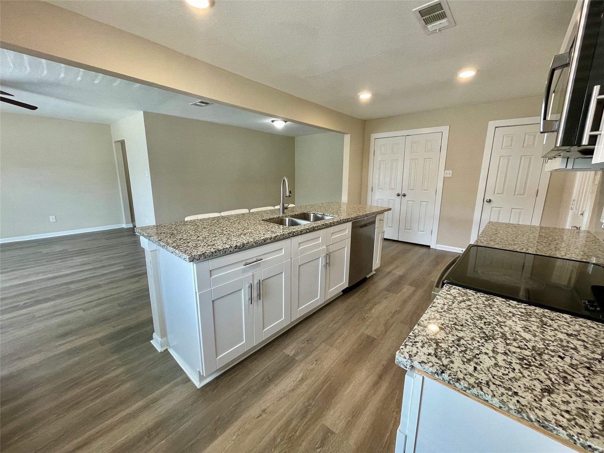 6810 Foster Street, Houston, TX 77021 6810 Foster Street, Houston, TX 77021